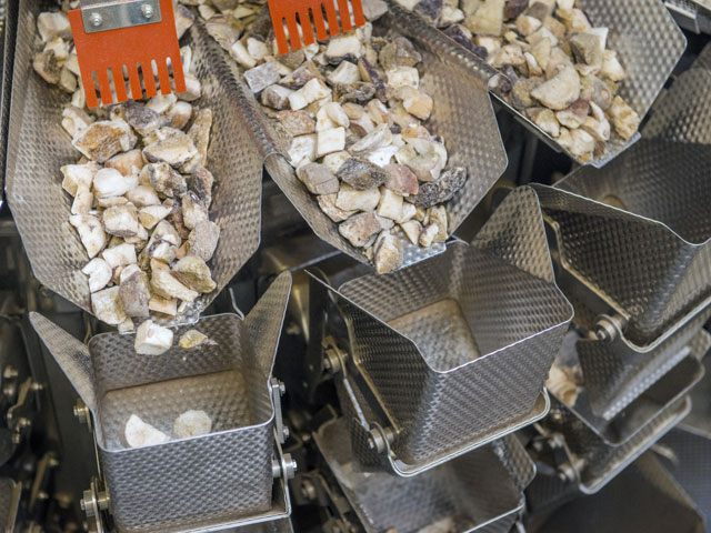 Versatile 24-Head Weigher Handles Mushrooms